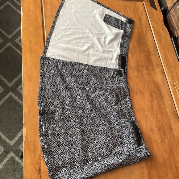 RIPSKIRT Size Medium - Picture 10 of 12